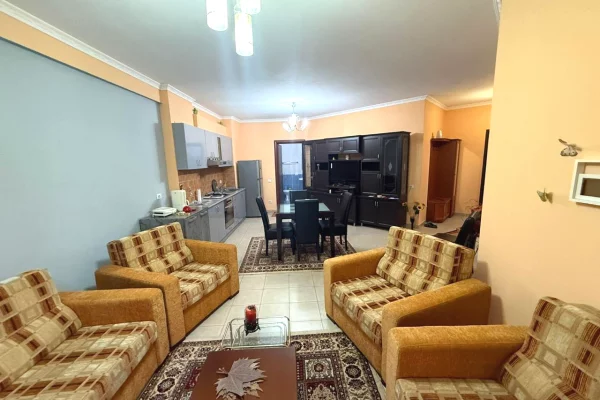 🏢✨ Jepet me Qira Apartament 1+1 – Astir, Rruga Mikel Maruli ,i mobiluar 45,000Leke 