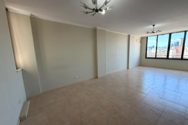 Shtepi me qera Apartament ne Tirane, 3+1, Mobilimi Pjeserisht e mobiluar, Pagesa 80,000  Leke.