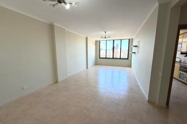 Shtepi me qera Apartament ne Tirane, 3+1, Mobilimi Pjeserisht e mobiluar, Pagesa 80,000  Leke.