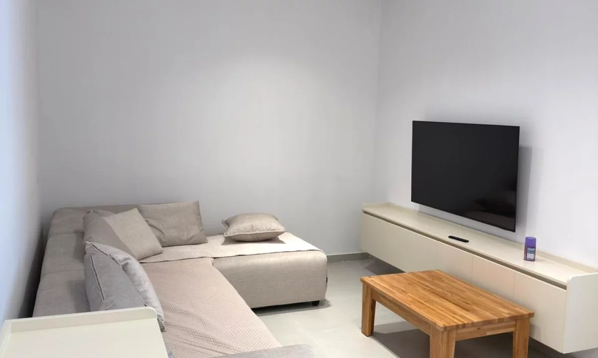 Shtepi me qera Apartament ne Tirane, 1+1, Mobilimi E mobiluar, Pagesa 500  Euro.