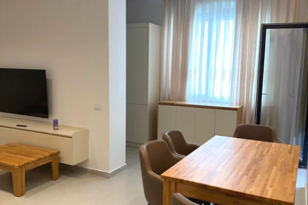 Shtepi me qera Apartament ne Tirane, 1+1, Mobilimi E mobiluar, Pagesa 500  Euro.