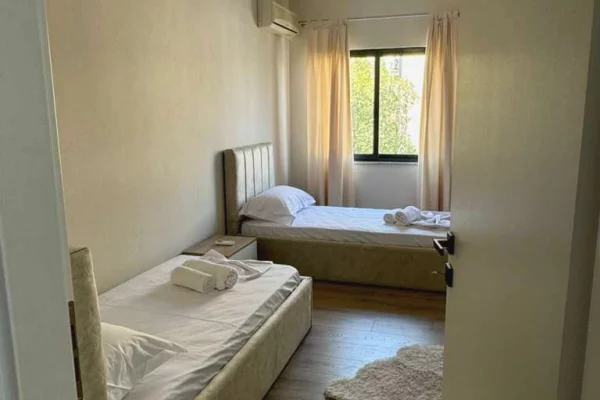 Shtepi me qera Apartament ne Tirane, 2+1, Mobilimi E mobiluar, Pagesa 60,000  Leke.