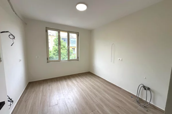 🏢Rruga e Durresit jepet me qera per zyra,apartament 3+1 600Euro(Neto)