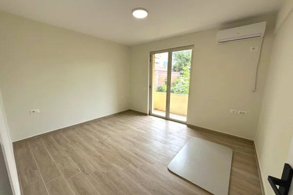 🏢Rruga e Durresit jepet me qera per zyra,apartament 3+1 600Euro(Neto)