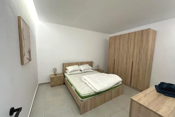 Appartamento in vendita a Tirana 2+1, Arredato
