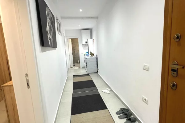 Appartamento in vendita a Tirana 2+1, Arredato
