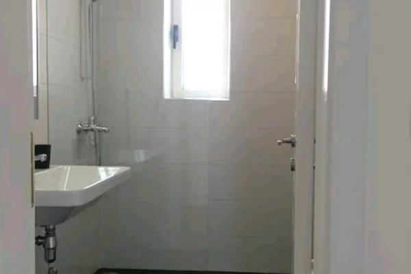 Shtepi me qera Apartament ne Tirane, 1+1, Mobilimi E mobiluar, Pagesa 62,000  Leke.