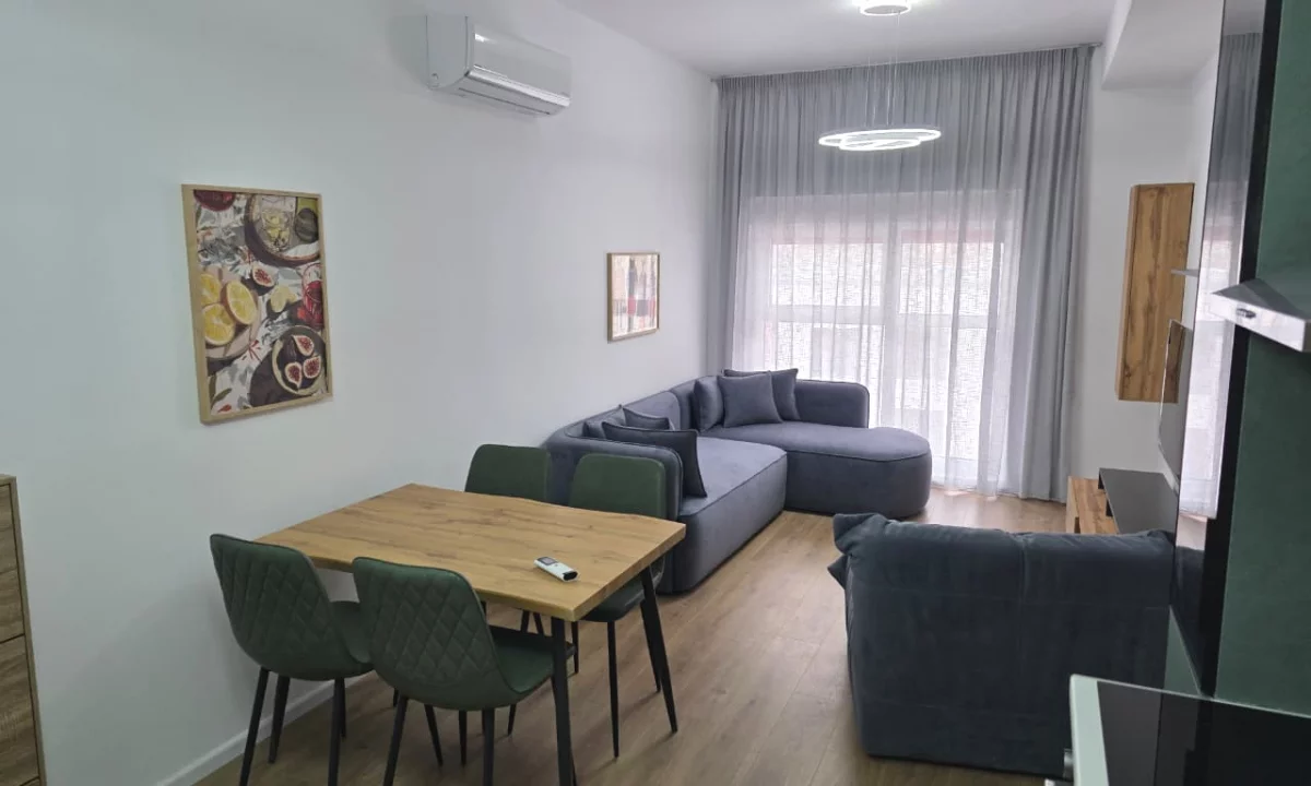 Shtepi me qera Apartament ne Tirane, 2+1, Mobilimi E mobiluar, Pagesa 50,000  Leke.