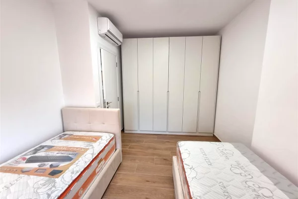 Shtepi me qera Apartament ne Tirane, 2+1, Mobilimi E mobiluar, Pagesa 800  Euro.
