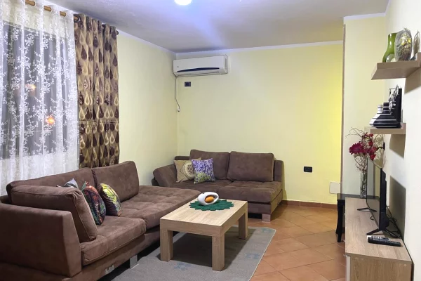 Shtepi me qera Apartament ne Tirane, 1+1, Mobilimi E mobiluar, Pagesa 50,000  Leke.