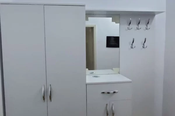 Shtepi me qera Apartament ne Tirane, 1+1, Mobilimi E mobiluar, Pagesa 37,000  Leke.