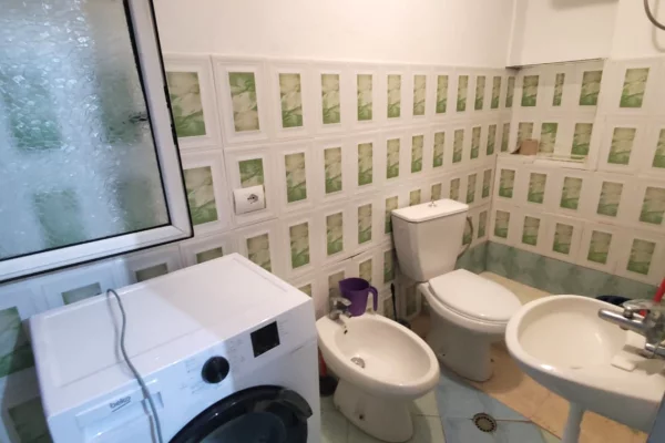 Shtepi me qera Apartament ne Tirane, 1+1, Mobilimi E mobiluar, Pagesa 37,000  Leke.