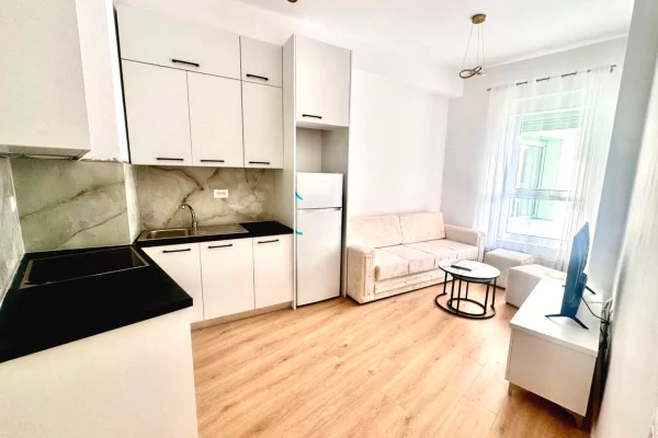 Ne zonen e Ali Demit,Rezidenca Kadiu jepet me qera apartament1+1,i mobiluar  40,000Leke  