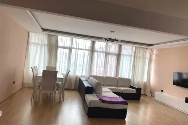 Shtepi me qera Apartament ne Tirane, 2+1, Mobilimi E mobiluar, Pagesa 65,000  Leke.