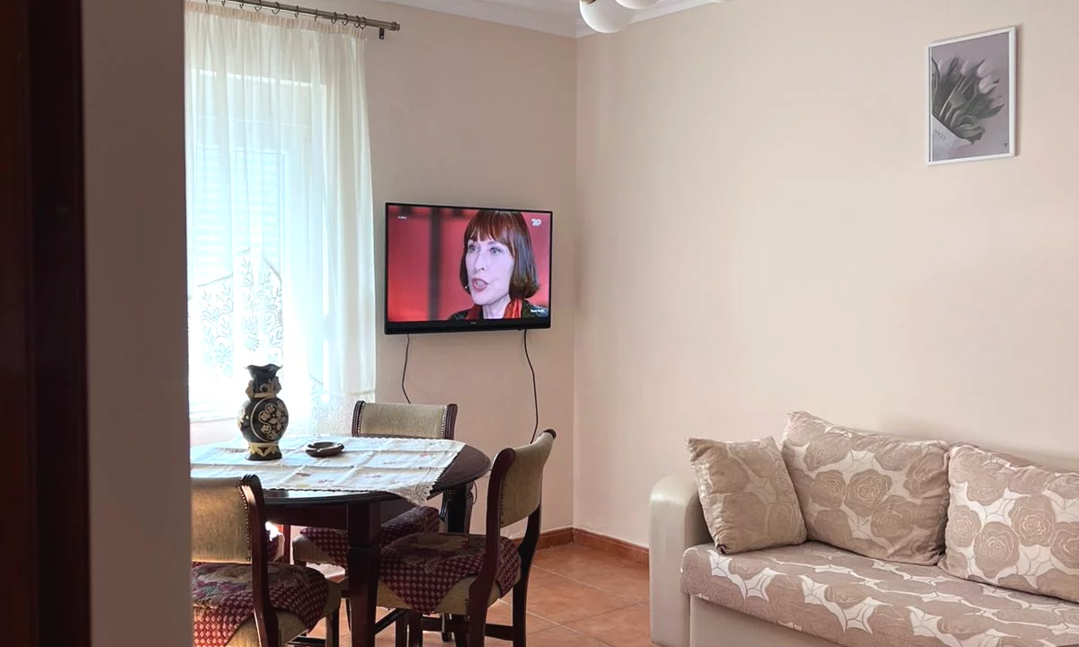 Shtepi me qera Apartament ne Tirane, 2+1, Mobilimi E mobiluar, Pagesa 80,000  Leke.