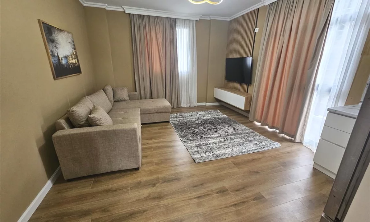 Shtepi me qera Apartament ne Tirane, 2+1, Mobilimi E mobiluar, Pagesa 55,000  Leke.