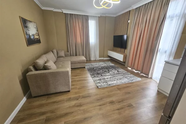 Shtepi me qera Apartament ne Tirane, 2+1, Mobilimi E mobiluar, Pagesa 55,000  Leke.