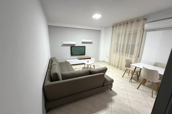 Shtepi me qera Apartament ne Tirane, 2+1, Mobilimi E mobiluar, Pagesa 70,000  Leke.