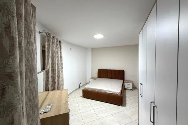 Shtepi me qera Apartament ne Tirane, 2+1, Mobilimi E mobiluar, Pagesa 70,000  Leke.