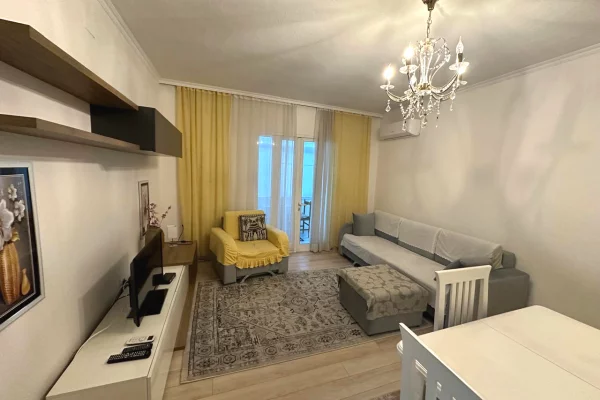 🏢Myslym Shyri jepet me qera apartament 3+1,i mobiluar.800Euro (i diskutueshem)