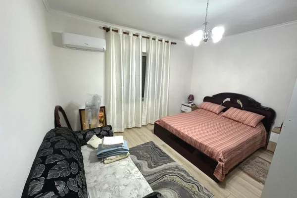 Shtepi me qera Apartament ne Tirane, 3+1, Mobilimi E mobiluar, Pagesa 800  Euro.