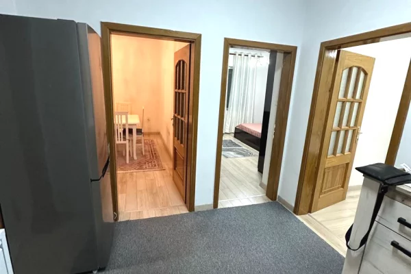Shtepi me qera Apartament ne Tirane, 3+1, Mobilimi E mobiluar, Pagesa 800  Euro.