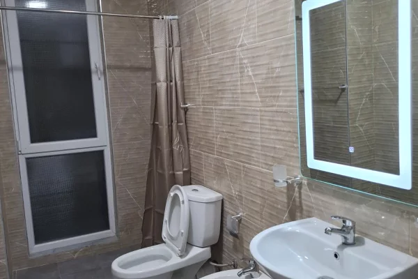 Shtepi me qera Apartament ne Tirane, 3+1, Mobilimi E mobiluar, Pagesa 65,000  Leke.