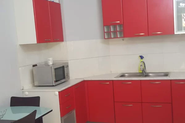 Shtepi me qera Apartament ne Tirane, 2+1, Mobilimi E mobiluar, Pagesa 70,000  Leke.