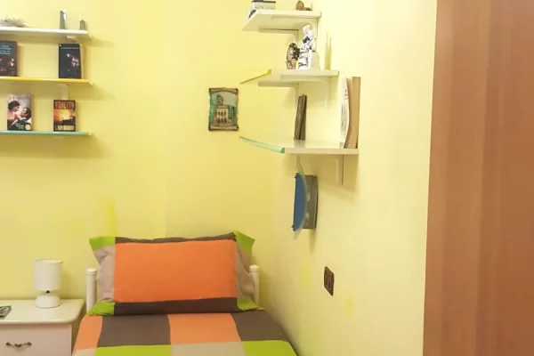 Shtepi me qera Apartament ne Tirane, 2+1, Mobilimi E mobiluar, Pagesa 70,000  Leke.
