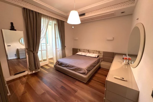 Shtepi me qera Apartament ne Tirane, 1+1, Mobilimi E mobiluar, Pagesa 600  Euro.