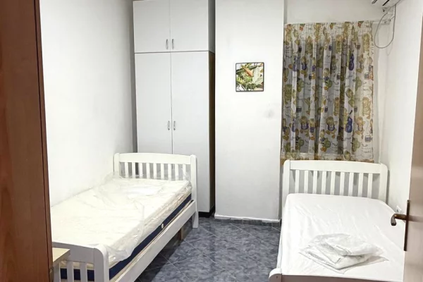 Shtepi me qera Apartament ne Tirane, 2+1, Mobilimi E mobiluar, Pagesa 40,000  Leke.
