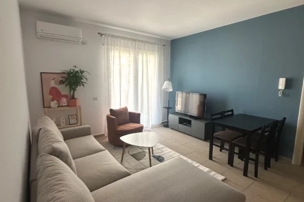Shtepi me qera 1+1 ne Tirane - 65,000 Leke