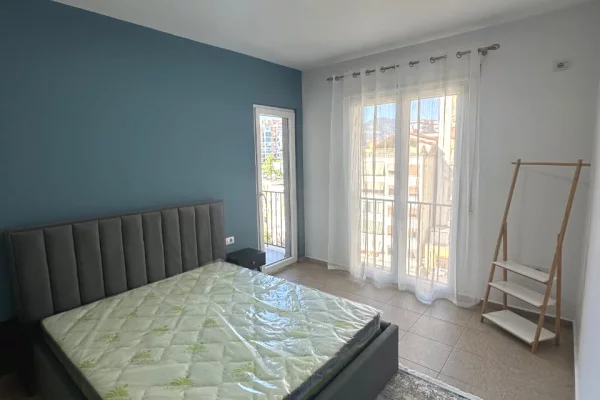 Shtepi me qera Apartament ne Tirane, 1+1, Mobilimi E mobiluar, Pagesa 65,000  Leke.