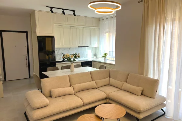 🏢Pak minuta larg“Shkolles se Kuqe”,jepet me qera apartament,2+1+2,i sapo mobiluar.1,000,000Leke   