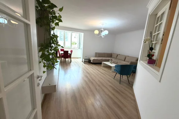 Shtepi me qera 3+1 ne Tirane - 120,000 Leke