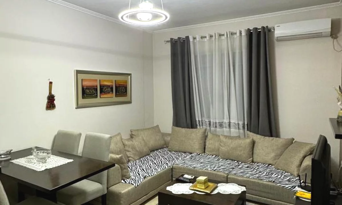 Shtepi me qera Apartament ne Tirane, 2+1, Mobilimi E mobiluar, Pagesa 50,000  Leke.