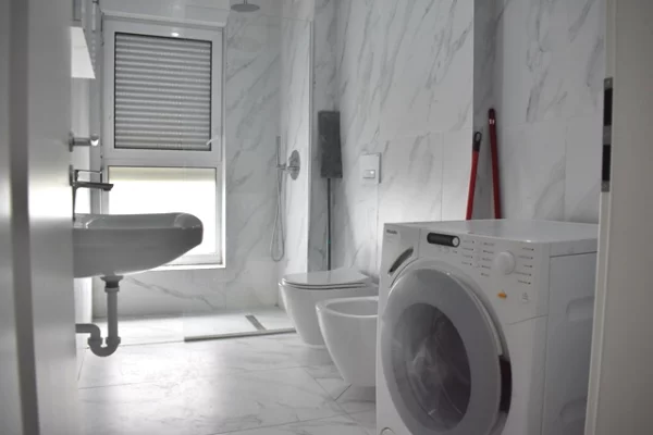 Shtepi me qera Apartament ne Tirane, 1+1, Mobilimi E mobiluar, Pagesa 45,000  Leke.