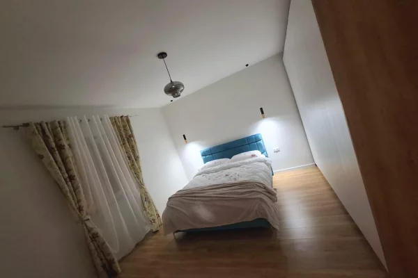 Shtepi me qera Vila Luksoze ne Tirane, 1+1, Mobilimi E mobiluar, Pagesa 55,000  Leke.