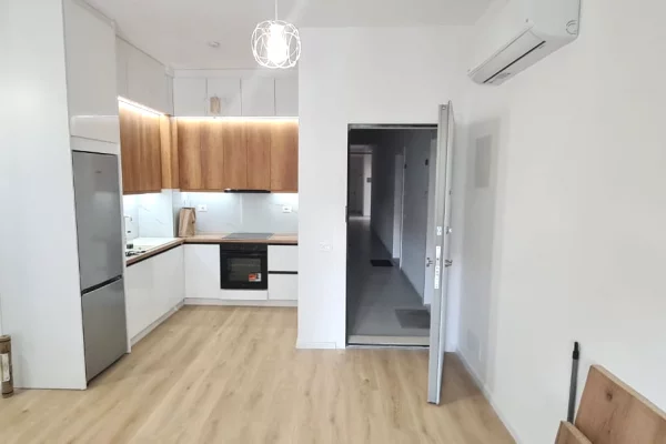 Shtepi me qera Apartament ne Tirane, 2+1, Mobilimi E mobiluar, Pagesa 50,000  Leke.