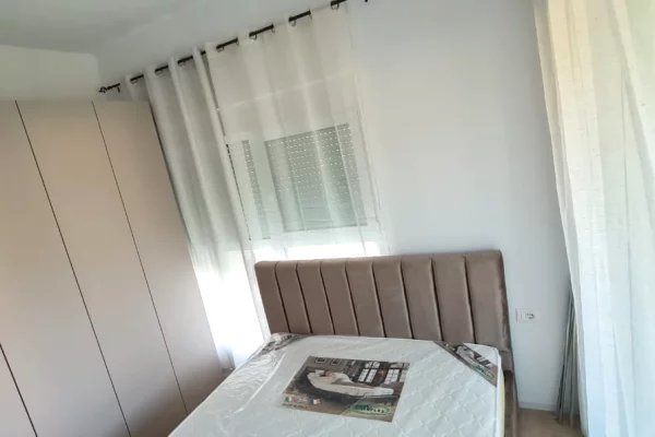 Shtepi me qera Apartament ne Tirane, 2+1, Mobilimi E mobiluar, Pagesa 50,000  Leke.
