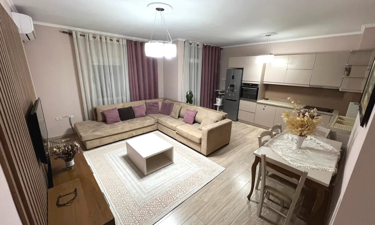 Shtepi me qera Apartament ne Tirane, 2+1, Mobilimi E mobiluar, Pagesa 55,000  Leke.