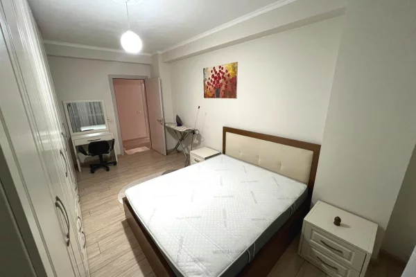 Shtepi me qera Apartament ne Tirane, 2+1, Mobilimi E mobiluar, Pagesa 55,000  Leke.