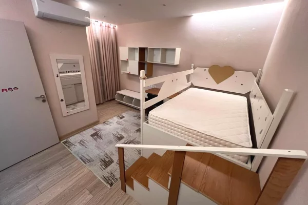Shtepi me qera Apartament ne Tirane, 2+1, Mobilimi E mobiluar, Pagesa 55,000  Leke.
