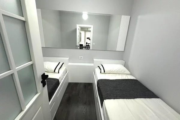 Shtepi me qera Apartament ne Tirane, 2+1, Mobilimi E mobiluar, Pagesa 800  Euro.