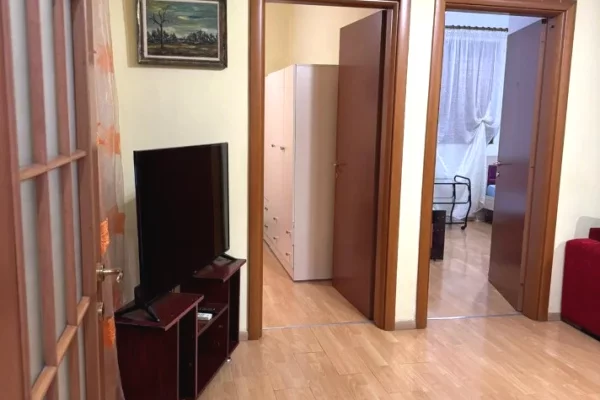 Shtepi me qera Vila Luksoze ne Tirane, 2+1, Mobilimi E mobiluar, Pagesa 60,000  Leke.