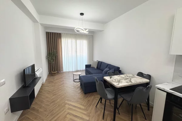 Shtepi me qera 1+1 ne Tirane - 60,000 Leke