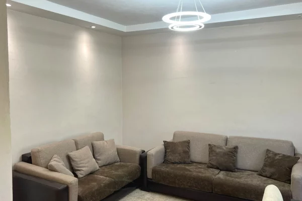 🏢Perballe Ministrise se Jashtme jepet me qera apartament 1+1 i mobiluar 55,000Leke .   