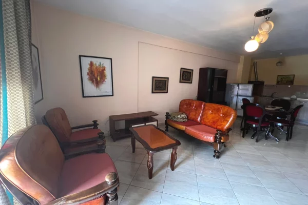 Shtepi me qera 1+1 ne Tirane - 60,000 Leke
