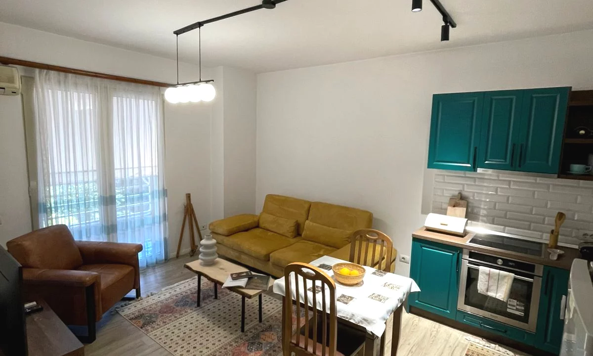 Shtepi me qera Apartament ne Tirane, 1+1, Mobilimi E mobiluar, Pagesa 55,000  Leke.