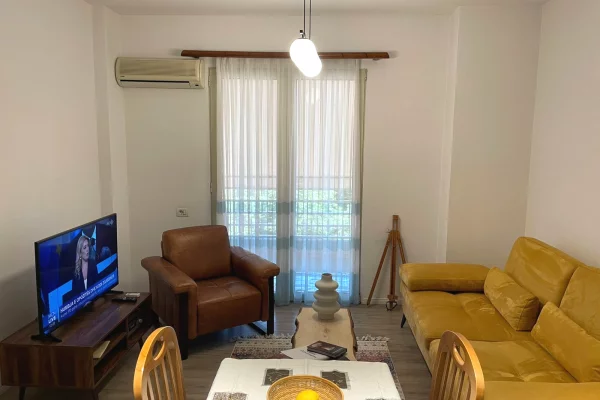Shtepi me qera Apartament ne Tirane, 1+1, Mobilimi E mobiluar, Pagesa 55,000  Leke.